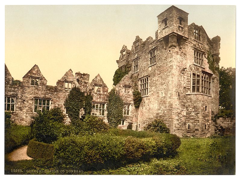 Donegal_Castle._County_Donegal,_Ireland-LCCN2002717385