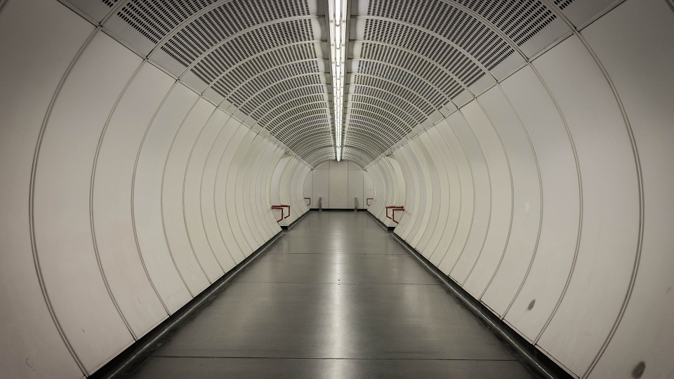 tunnel-400917_960_720