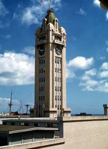 Aloha_Tower,_Honolulu