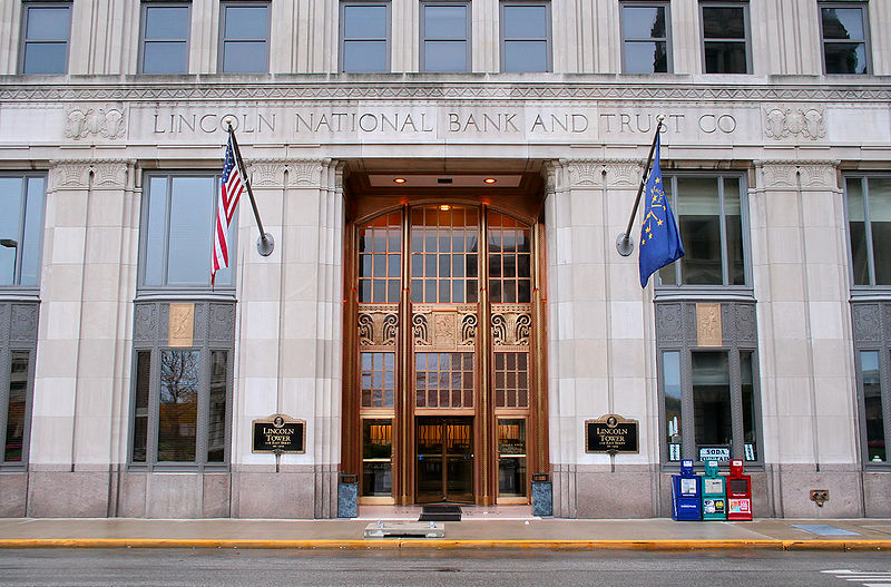 Fort-wayne-indiana-lincoln-tower-entrance