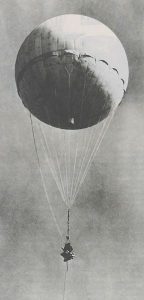 Japanese_fire_balloon_Moffett