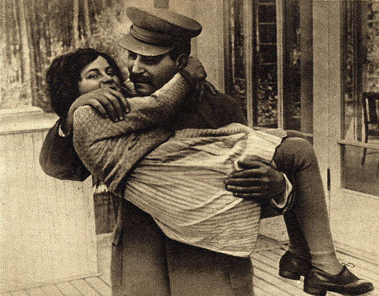Joseph_Stalin_with_daughter_Svetlana