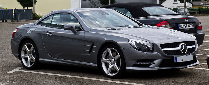 800px-Mercedes-Benz_SL_500_BlueEFFICIENCY_Sport-Paket_AMG_(R_231)_–_Frontansicht,_8._August_2012,_Velbert