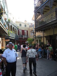 mysterious buildings-Disneyland-NewOrleansSquare_01